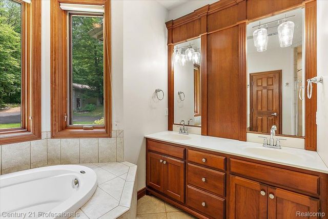 9867 Rainbow Ridge Drive, Prairie Ronde Township, MI 49087