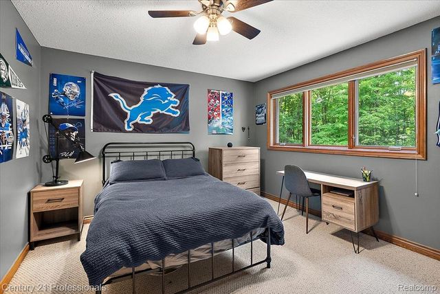 9867 Rainbow Ridge Drive, Prairie Ronde Township, MI 49087