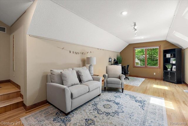 9867 Rainbow Ridge Drive, Prairie Ronde Township, MI 49087