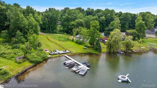 9867 Rainbow Ridge Drive, Prairie Ronde Township, MI 49087