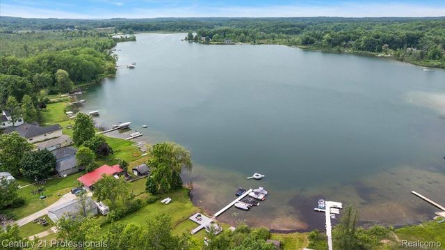 9867 Rainbow Ridge Drive, Prairie Ronde Township, MI 49087