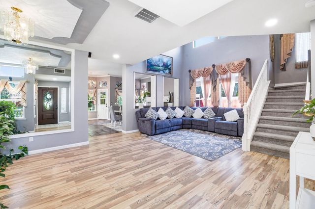 8024 Bridgeburn Ct, Elk Grove, CA 95758