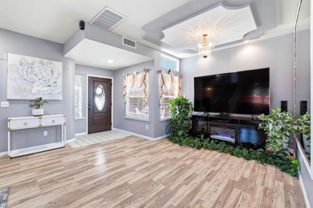 8024 Bridgeburn Ct, Elk Grove, CA 95758