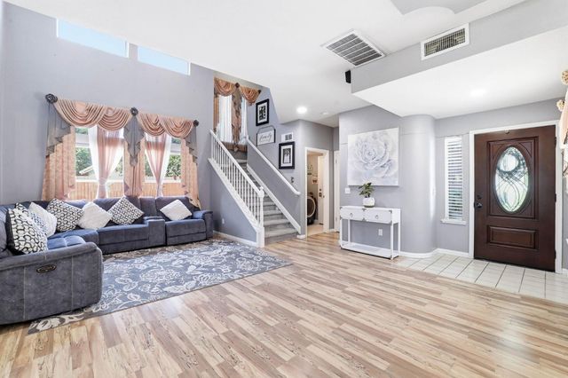 8024 Bridgeburn Ct, Elk Grove, CA 95758