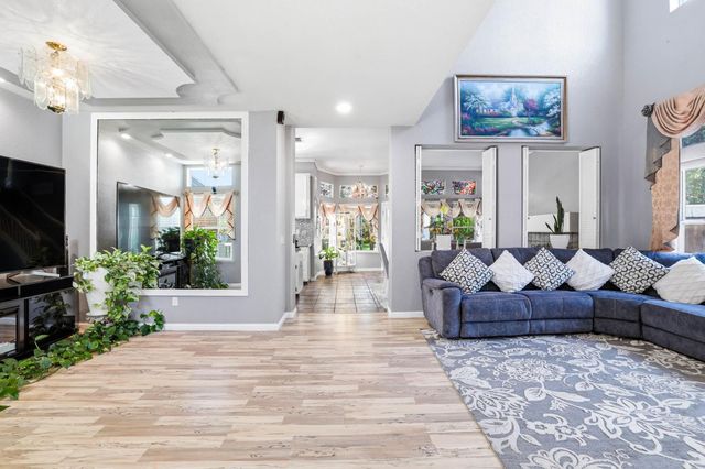 8024 Bridgeburn Ct, Elk Grove, CA 95758