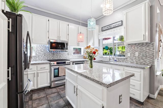 8024 Bridgeburn Ct, Elk Grove, CA 95758
