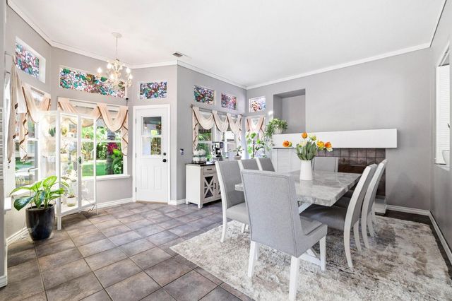 8024 Bridgeburn Ct, Elk Grove, CA 95758