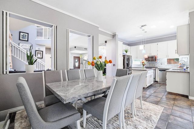 8024 Bridgeburn Ct, Elk Grove, CA 95758