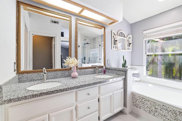 8024 Bridgeburn Ct, Elk Grove, CA 95758