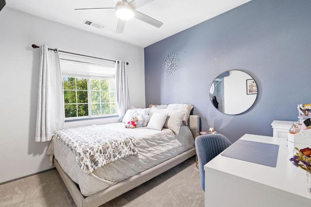 8024 Bridgeburn Ct, Elk Grove, CA 95758
