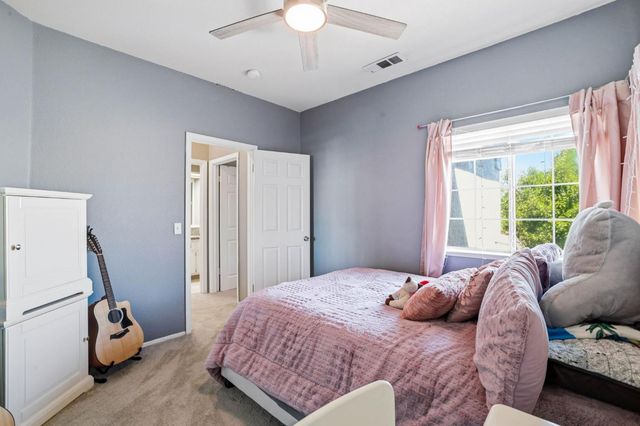 8024 Bridgeburn Ct, Elk Grove, CA 95758