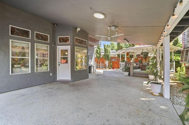 8024 Bridgeburn Ct, Elk Grove, CA 95758
