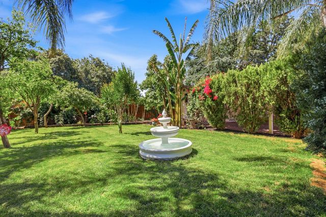 8024 Bridgeburn Ct, Elk Grove, CA 95758