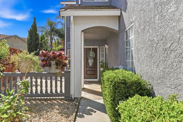 8024 Bridgeburn Ct, Elk Grove, CA 95758