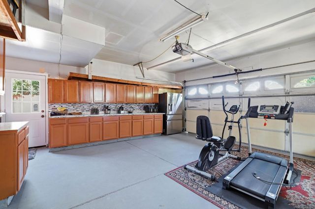8024 Bridgeburn Ct, Elk Grove, CA 95758
