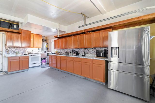 8024 Bridgeburn Ct, Elk Grove, CA 95758