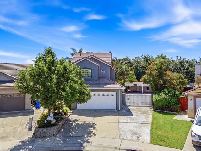 8024 Bridgeburn Ct, Elk Grove, CA 95758