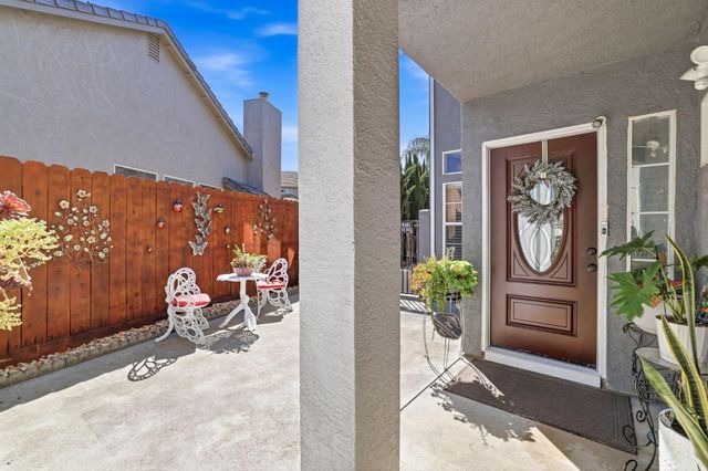 8024 Bridgeburn Ct, Elk Grove, CA 95758