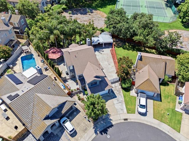 8024 Bridgeburn Ct, Elk Grove, CA 95758