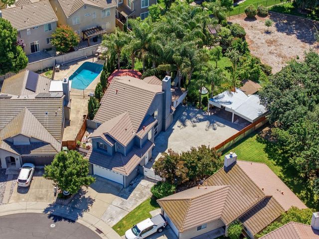 8024 Bridgeburn Ct, Elk Grove, CA 95758