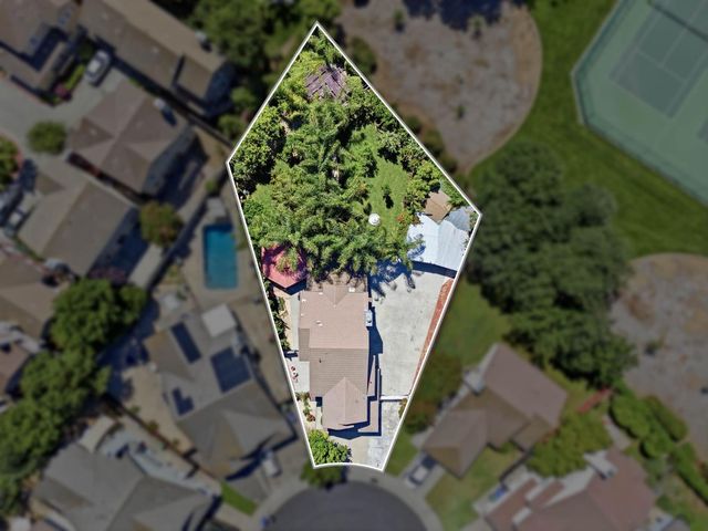 8024 Bridgeburn Ct, Elk Grove, CA 95758