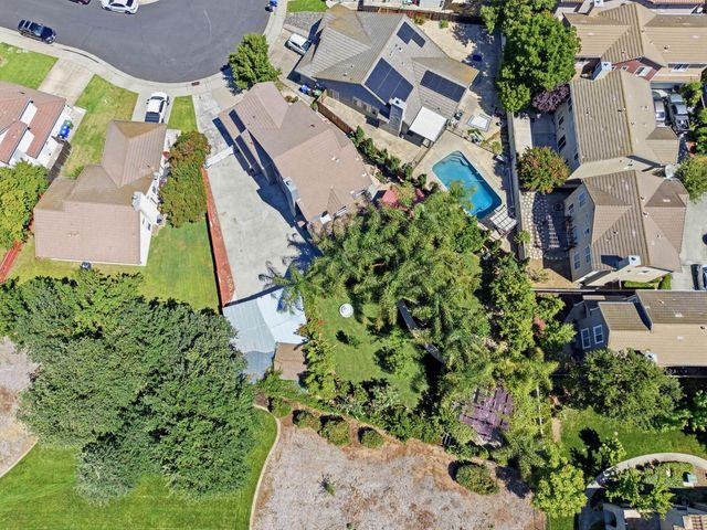8024 Bridgeburn Ct, Elk Grove, CA 95758