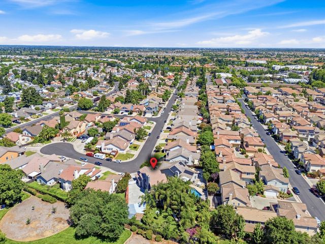 8024 Bridgeburn Ct, Elk Grove, CA 95758