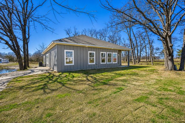 202 Dover Drive, West Tawakoni, TX 75474