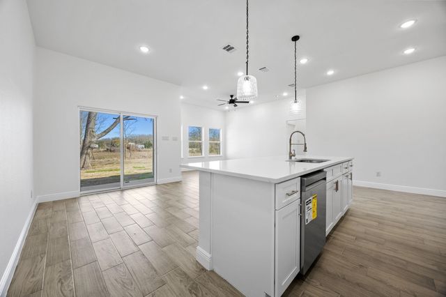 202 Dover Drive, West Tawakoni, TX 75474