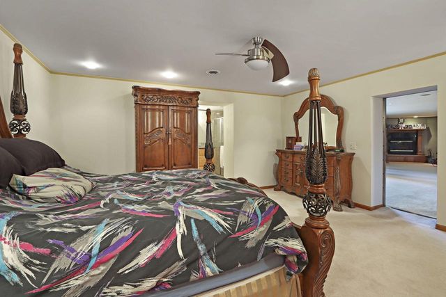 740 S Cosgwell DRIVE, Silver Lake, WI 53170