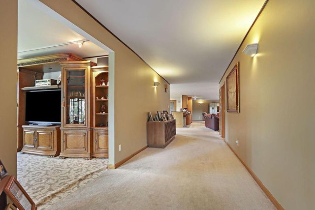 740 S Cosgwell DRIVE, Silver Lake, WI 53170