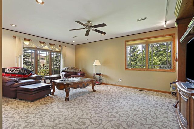 740 S Cosgwell DRIVE, Silver Lake, WI 53170