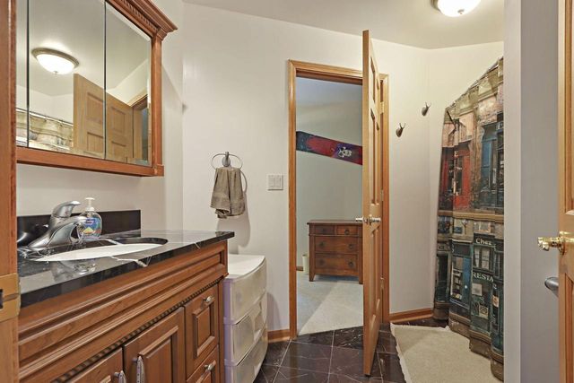 740 S Cosgwell DRIVE, Silver Lake, WI 53170