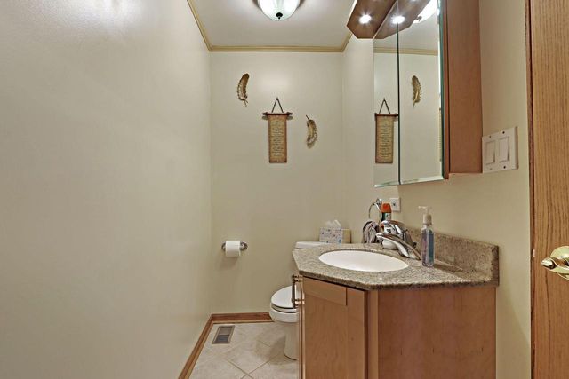740 S Cosgwell DRIVE, Silver Lake, WI 53170