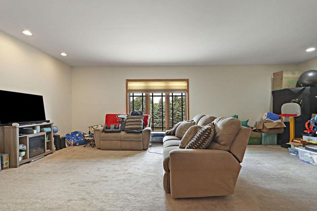 740 S Cosgwell DRIVE, Silver Lake, WI 53170