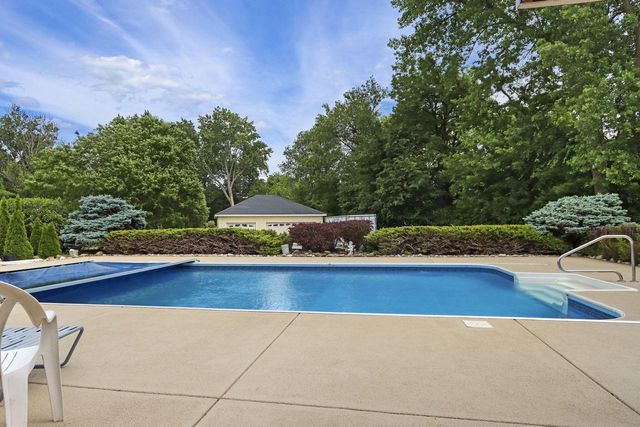 740 S Cosgwell DRIVE, Silver Lake, WI 53170