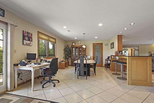 740 S Cosgwell DRIVE, Silver Lake, WI 53170