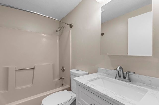 209 White Cedar Boulevard, Portsmouth, NH 03801