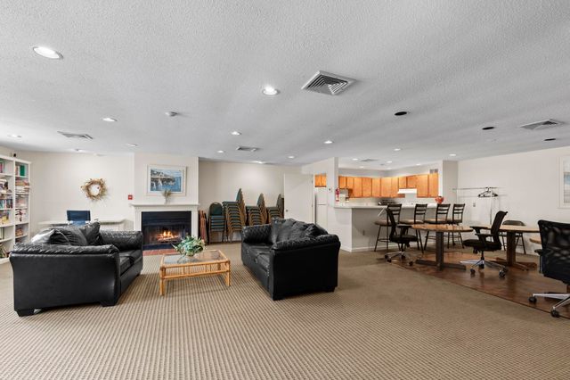209 White Cedar Boulevard, Portsmouth, NH 03801