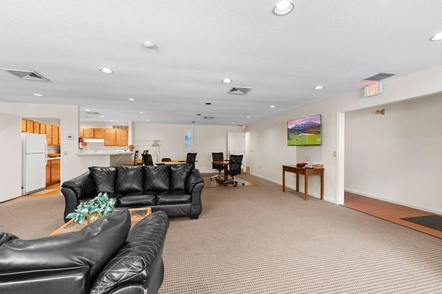 209 White Cedar Boulevard, Portsmouth, NH 03801