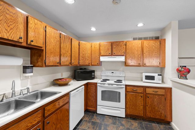 209 White Cedar Boulevard, Portsmouth, NH 03801