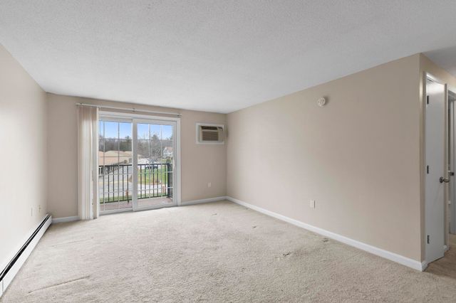 209 White Cedar Boulevard, Portsmouth, NH 03801