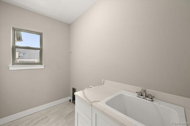 50437 Mistwood Drive, Macomb, MI 48042