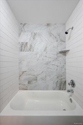 50437 Mistwood Drive, Macomb, MI 48042