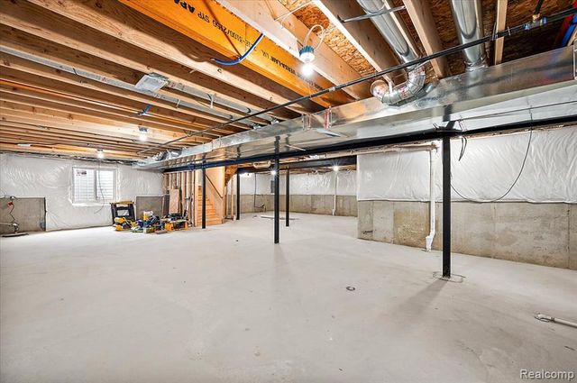 50437 Mistwood Drive, Macomb, MI 48042