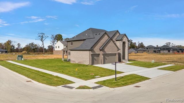 50437 Mistwood Drive, Macomb, MI 48042