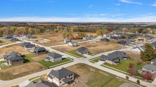 50437 Mistwood Drive, Macomb, MI 48042