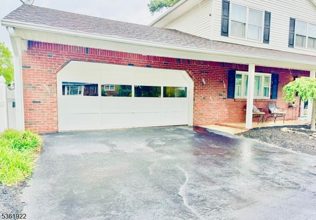 7 Rosewood Dr, Milltown Boro, NJ 08850