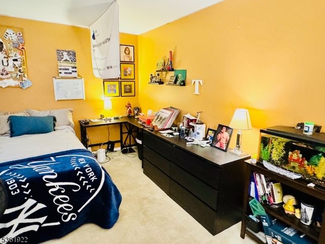 7 Rosewood Dr, Milltown Boro, NJ 08850