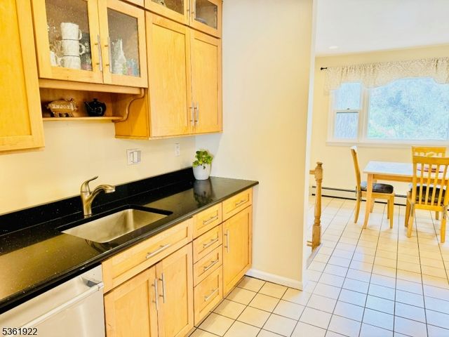 7 Rosewood Dr, Milltown Boro, NJ 08850